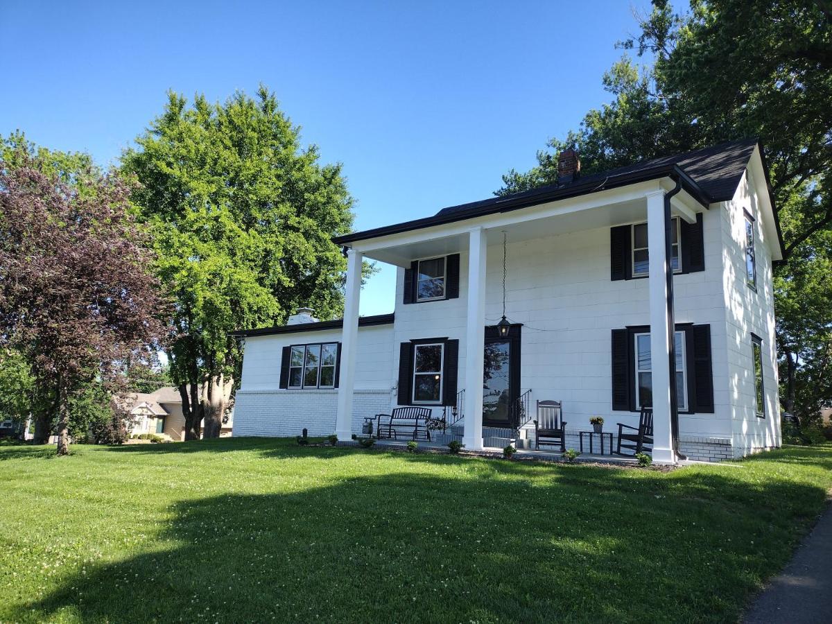 1908 Modern Farmhouse On Large Private Treed Lot Shawnee Esterno foto